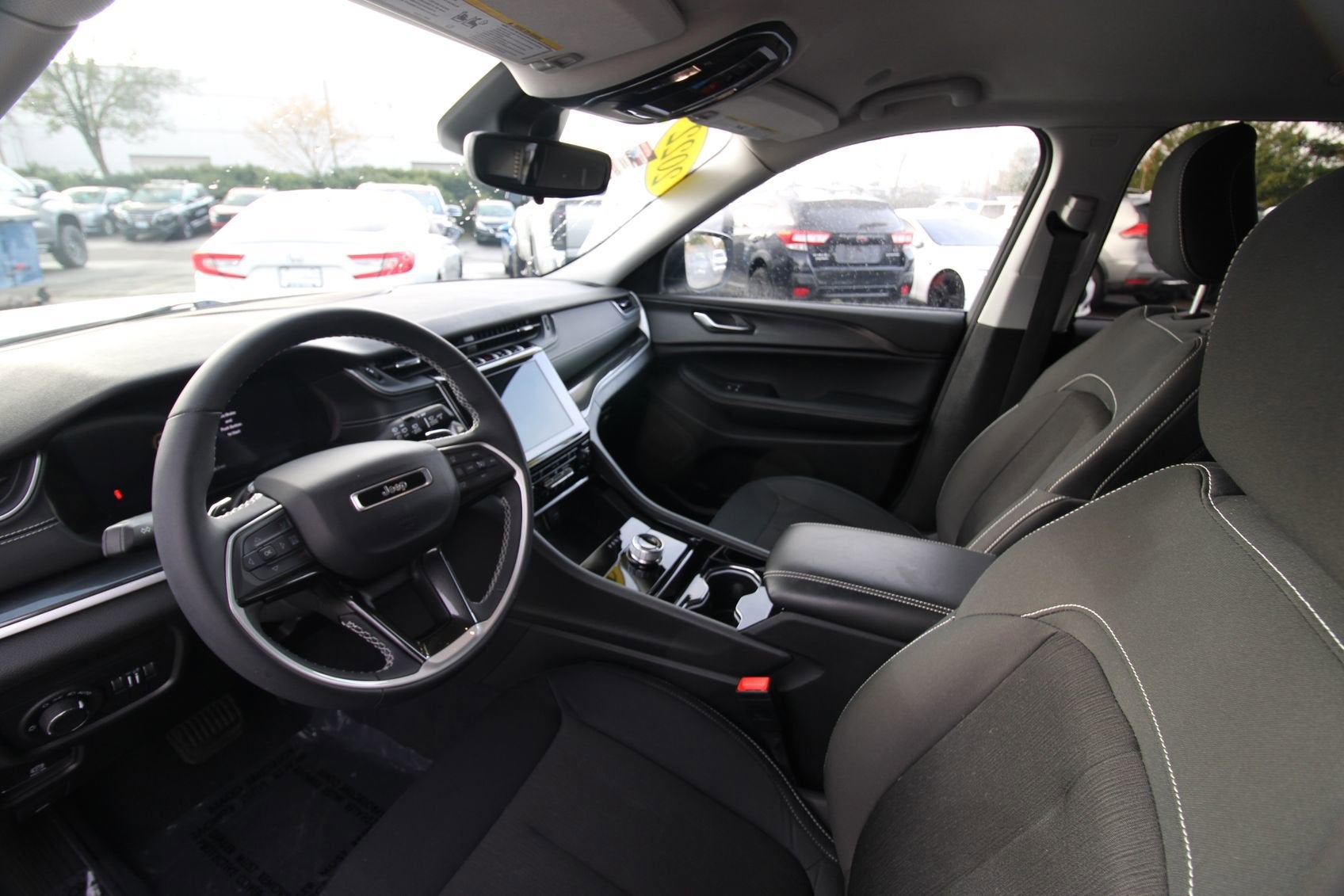 2023 Jeep Grand Cherokee Laredo