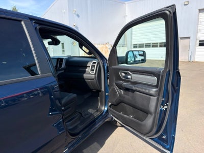 2022 RAM 1500 Big Horn Crew Cab 4x4 5'7" Box