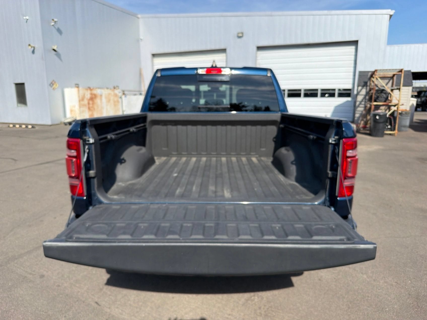 2022 RAM 1500 Big Horn Crew Cab 4x4 5'7" Box