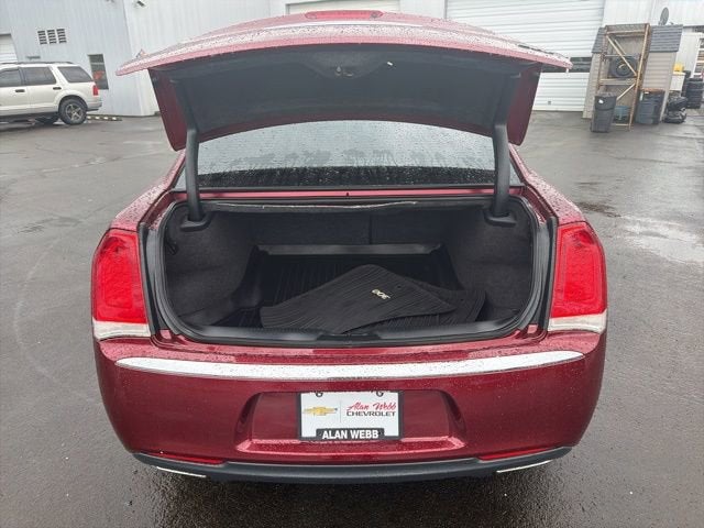 2018 Chrysler 300 Touring L