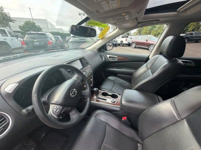 2017 Nissan Pathfinder Platinum