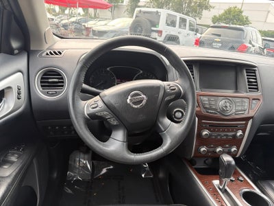 2017 Nissan Pathfinder Platinum
