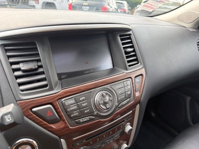 2017 Nissan Pathfinder Platinum