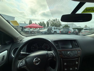 2017 Nissan Pathfinder Platinum