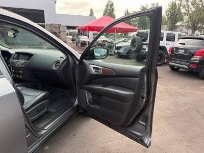 2017 Nissan Pathfinder Platinum