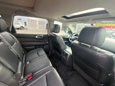 2017 Nissan Pathfinder Platinum