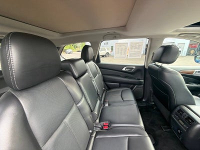 2017 Nissan Pathfinder Platinum