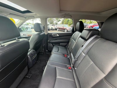 2017 Nissan Pathfinder Platinum