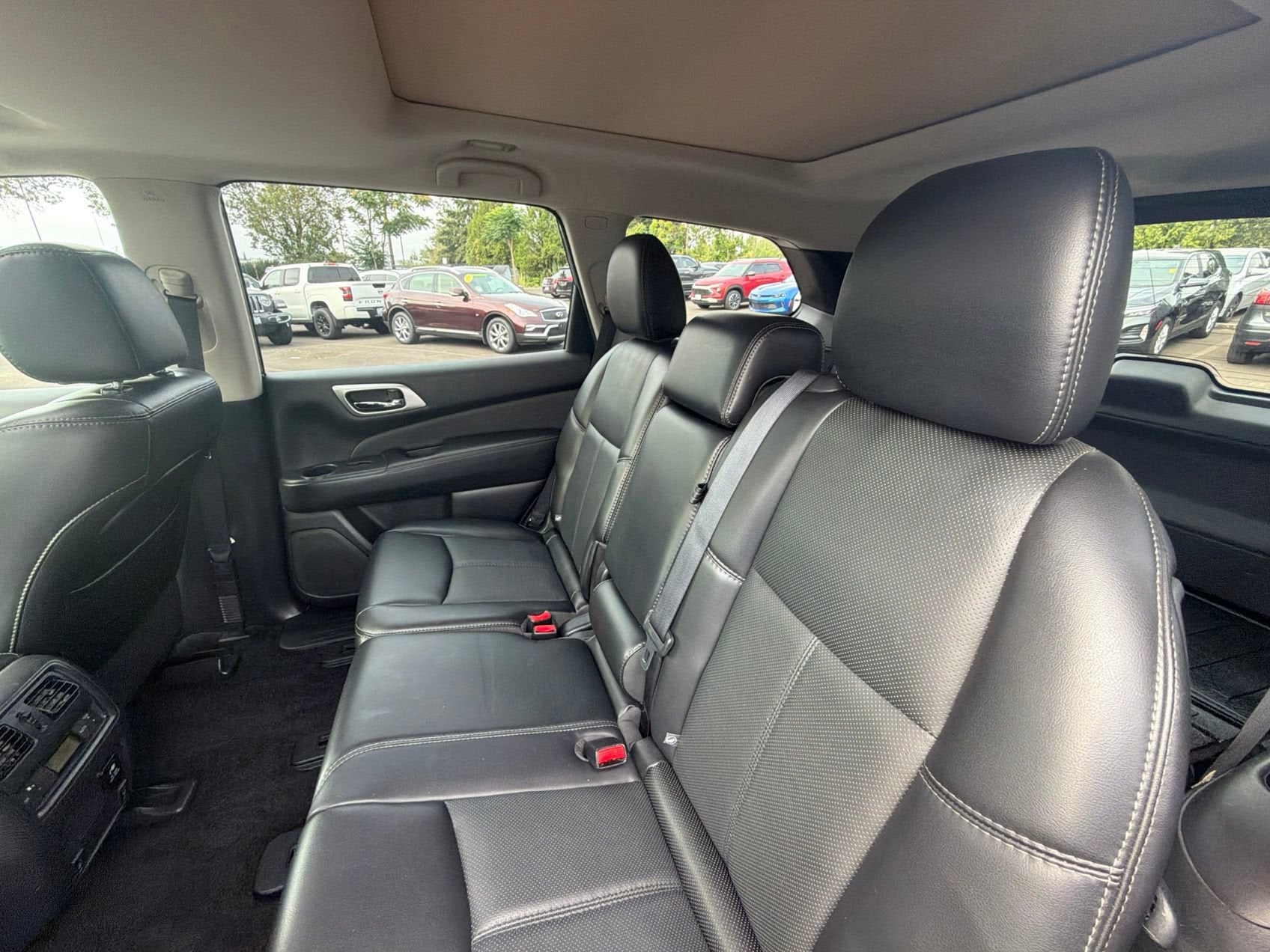 2017 Nissan Pathfinder Platinum