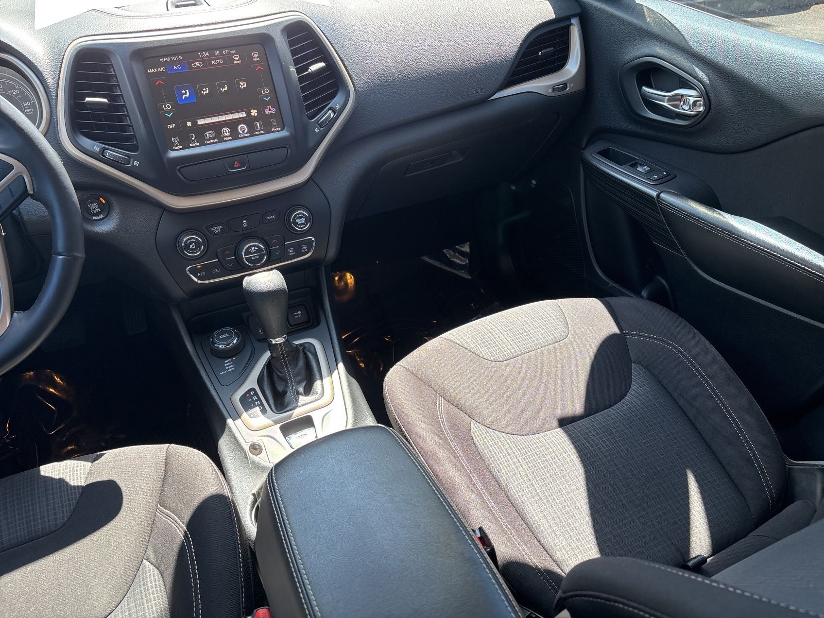 2016 Jeep Cherokee Altitude