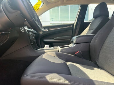 2021 Chrysler 300 Touring