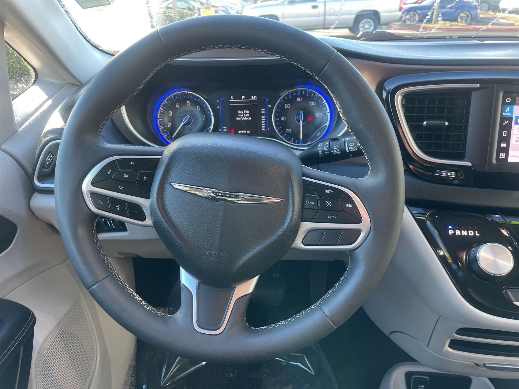 2023 Chrysler Voyager LX