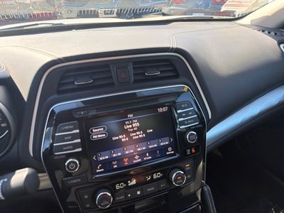 2023 Nissan Maxima SV