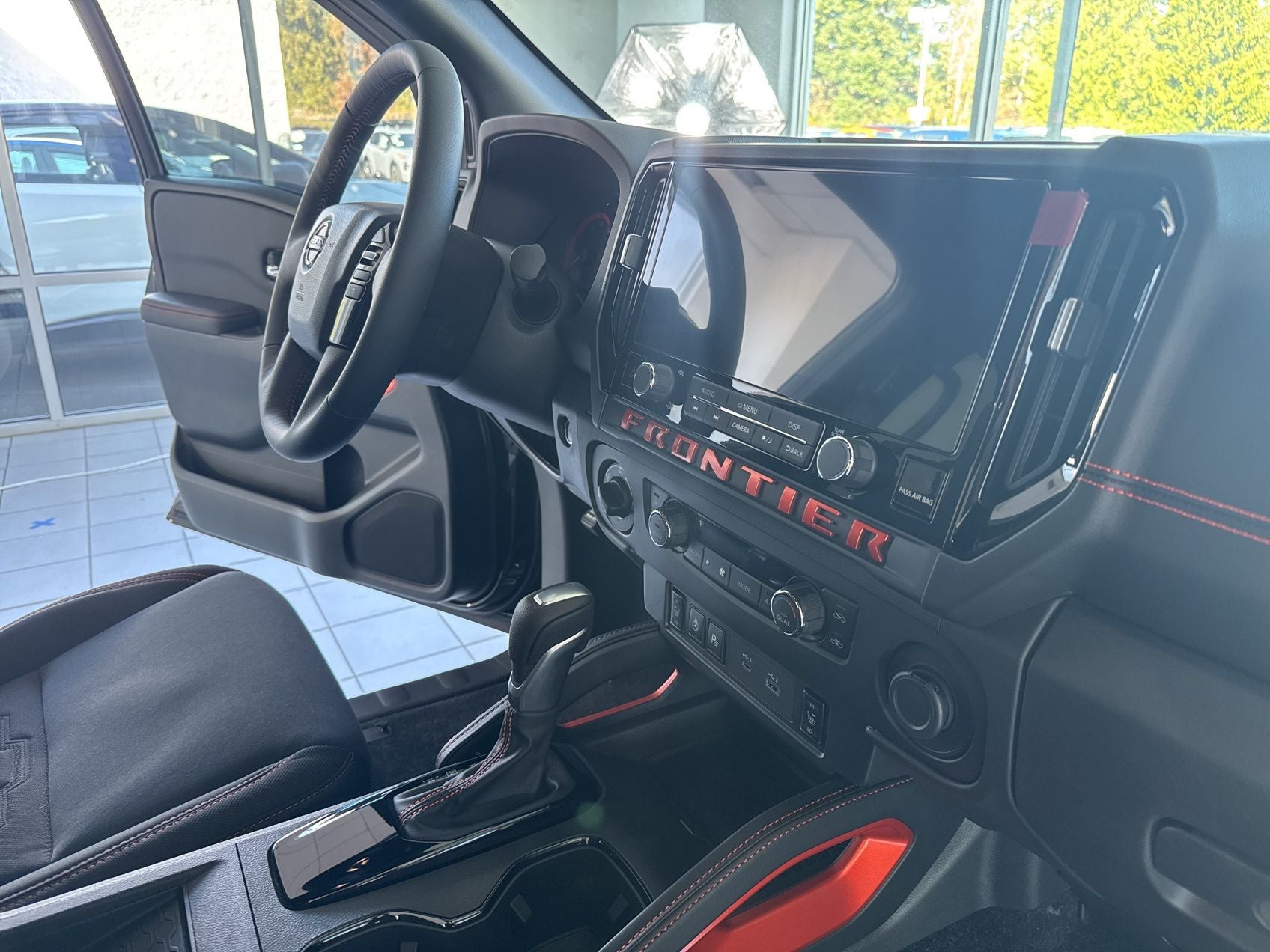 2025 Nissan Frontier PRO-4X 33'' ALL TERRAIN TIRES 17'' WHEELS, TINT