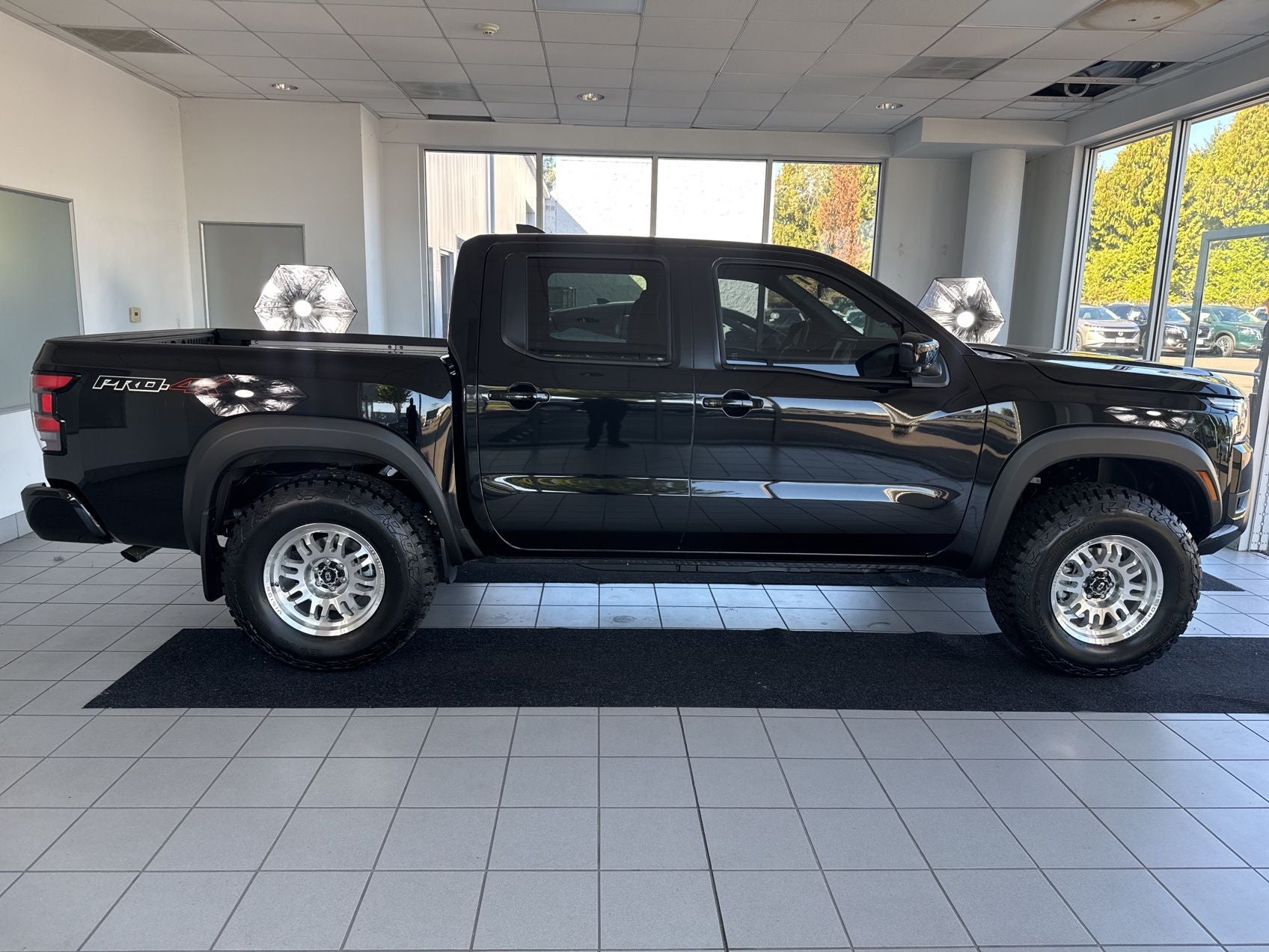 2025 Nissan Frontier PRO-4X 33'' ALL TERRAIN TIRES 17'' WHEELS, TINT