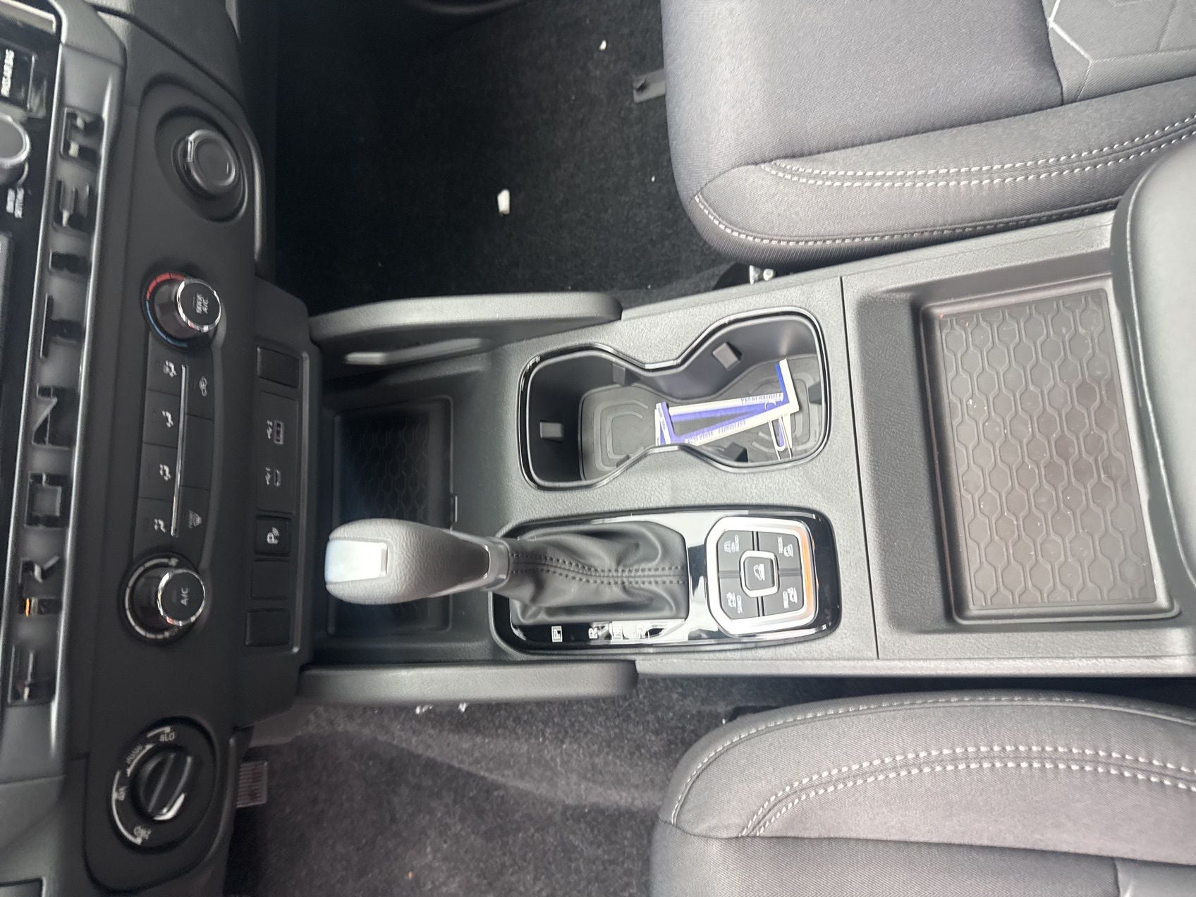 2026 Nissan Frontier SV DARK ARMOR EDITION