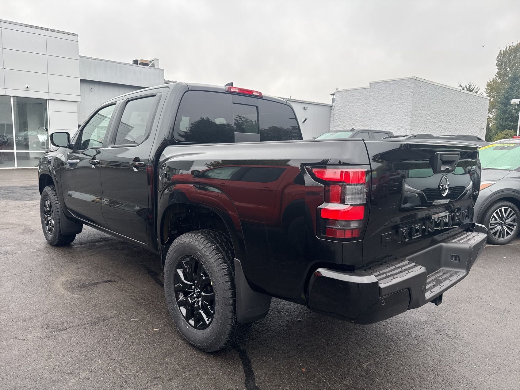 2026 Nissan Frontier SV DARK ARMOR EDITION