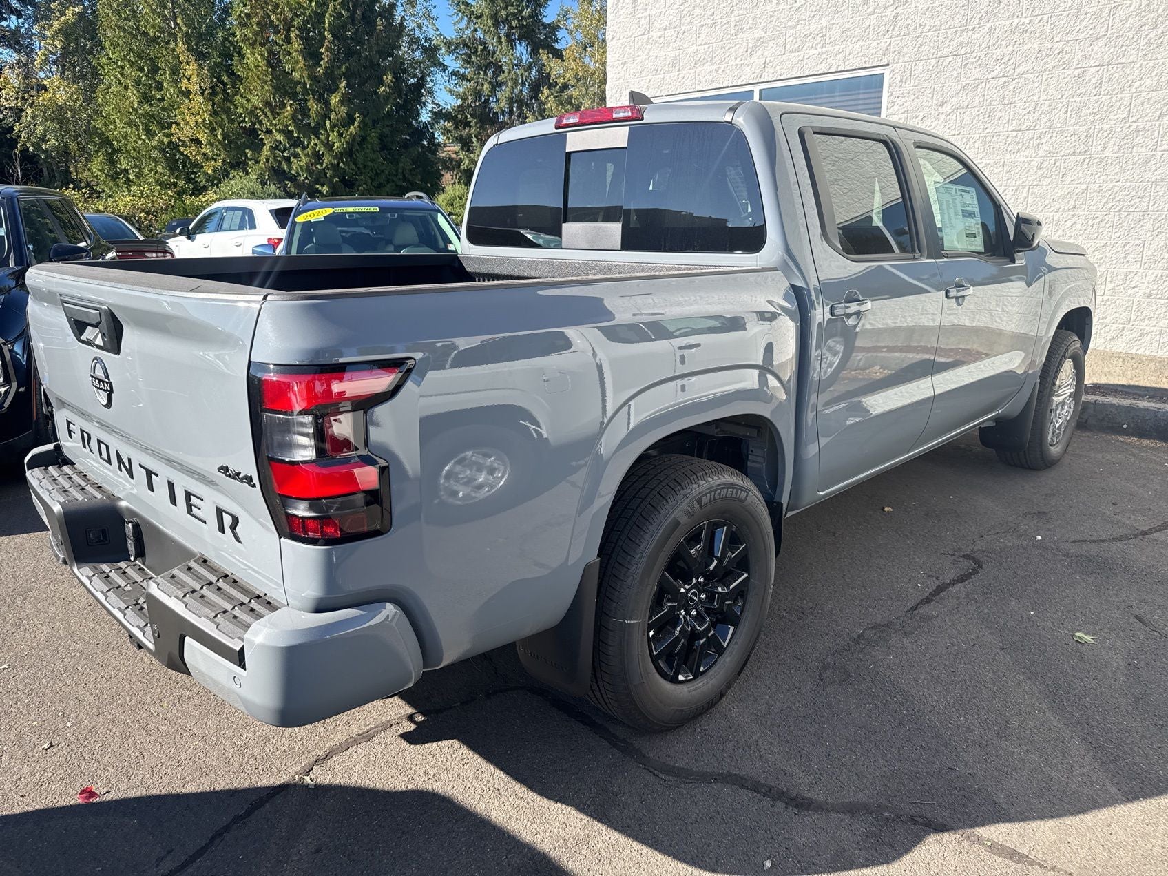 2026 Nissan Frontier SV DARK ARMOR EDITION