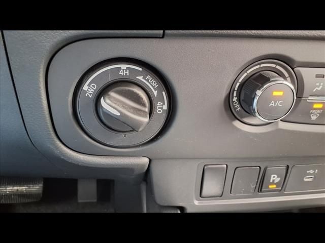 2025 Nissan Frontier SV