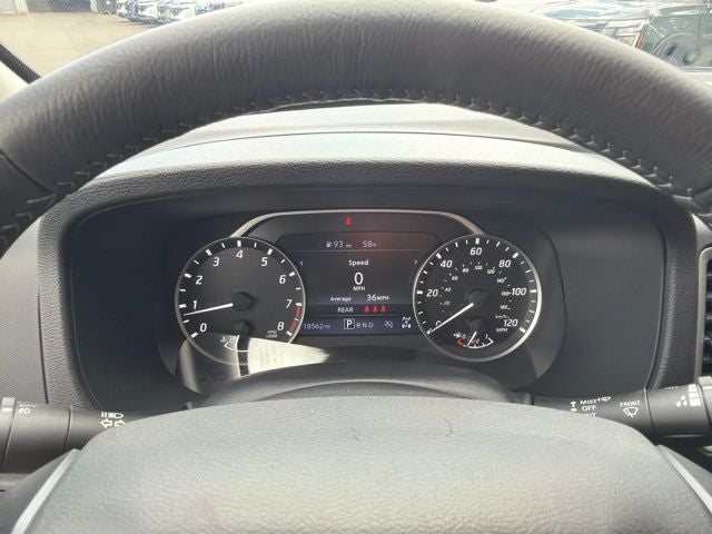 2024 Nissan Frontier SV