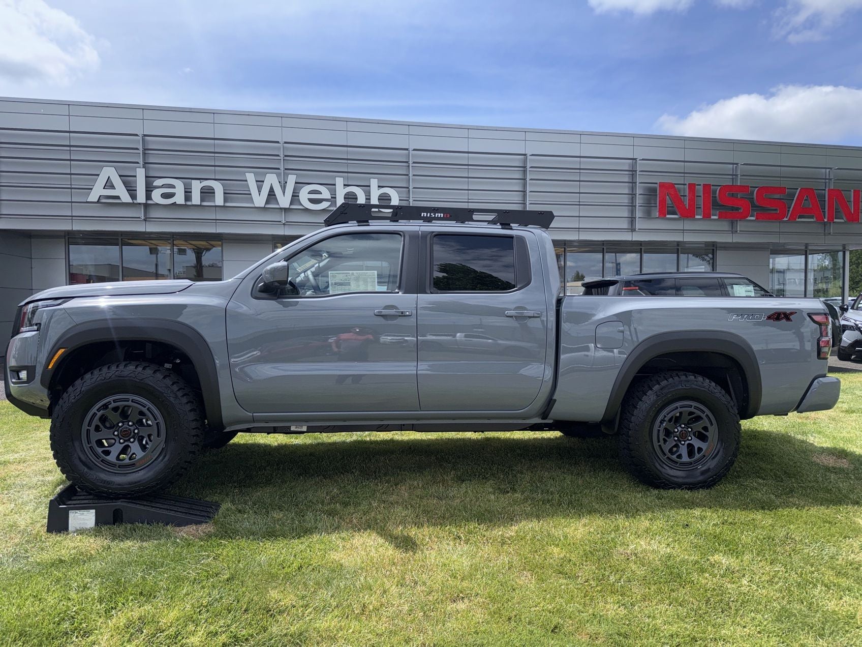 2026 Nissan Frontier PRO-4X 2.3" LIFT NISMO RACK 17 TIRES
