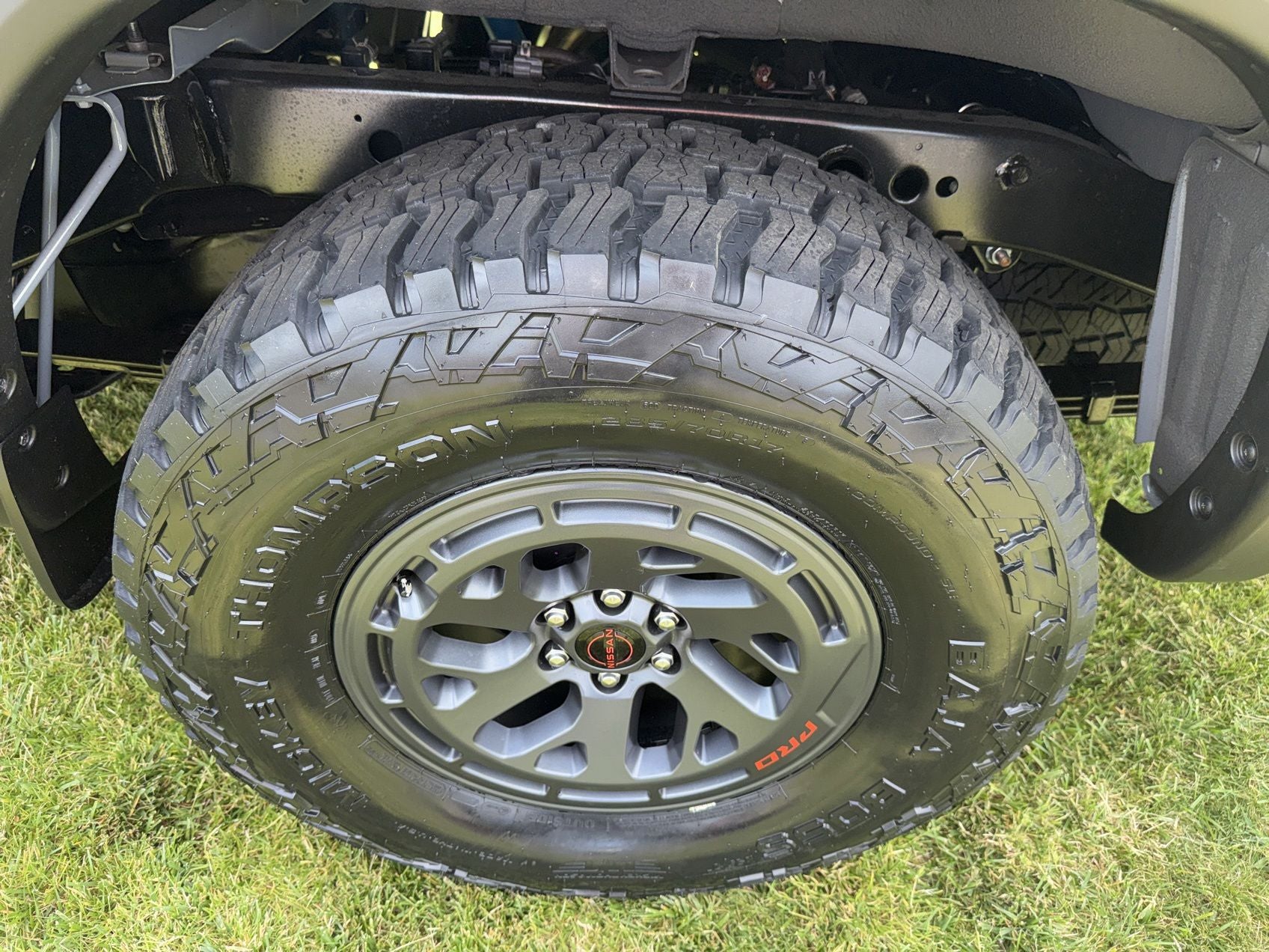 2026 Nissan Frontier PRO-4X 2.3" LIFT NISMO RACK 17 TIRES