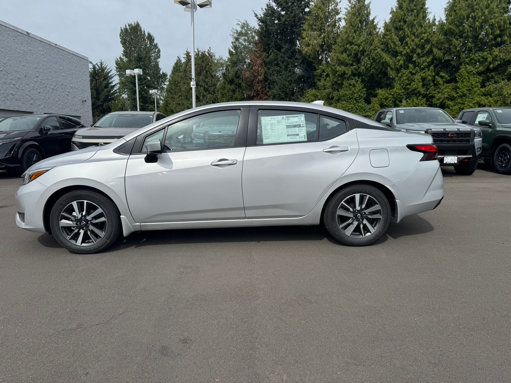 2025 Nissan Versa 1.6 SV