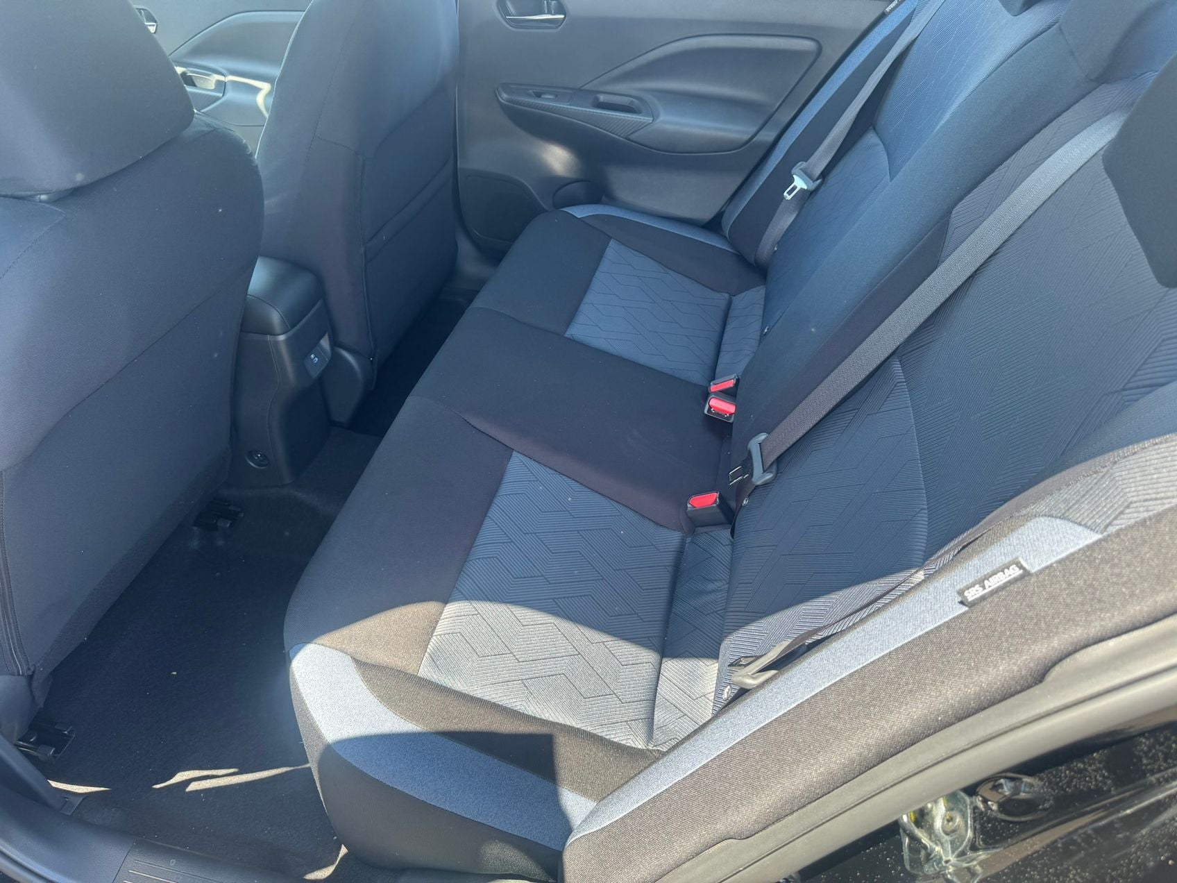 2025 Nissan Versa 1.6 SV LEATHER, HEATED SEATS