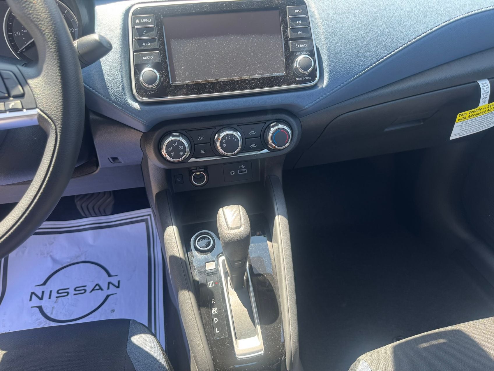 2025 Nissan Versa 1.6 SV LEATHER, HEATED SEATS