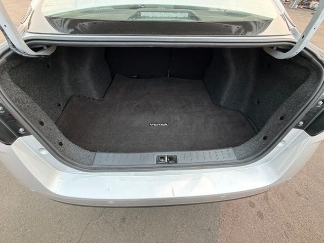 2023 Nissan Versa 1.6 SV