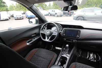 2023 Nissan Kicks SR