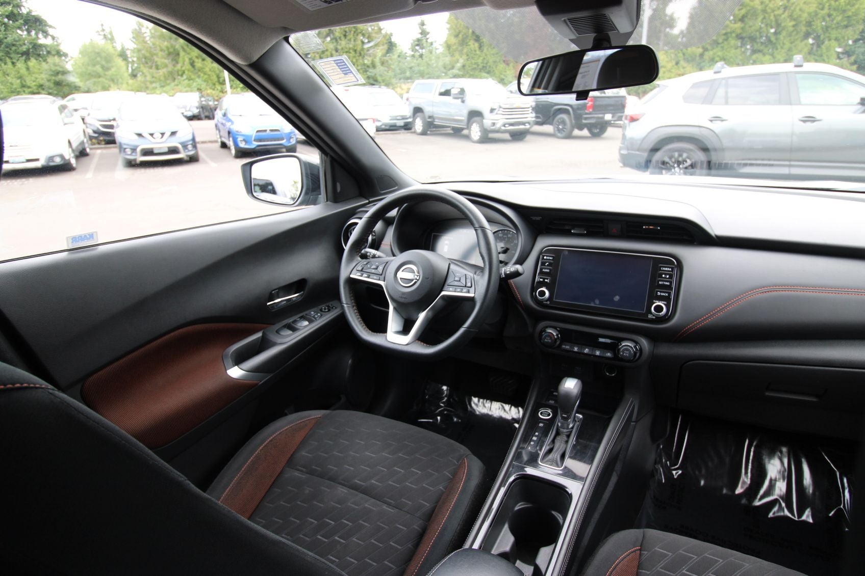 2023 Nissan Kicks SR