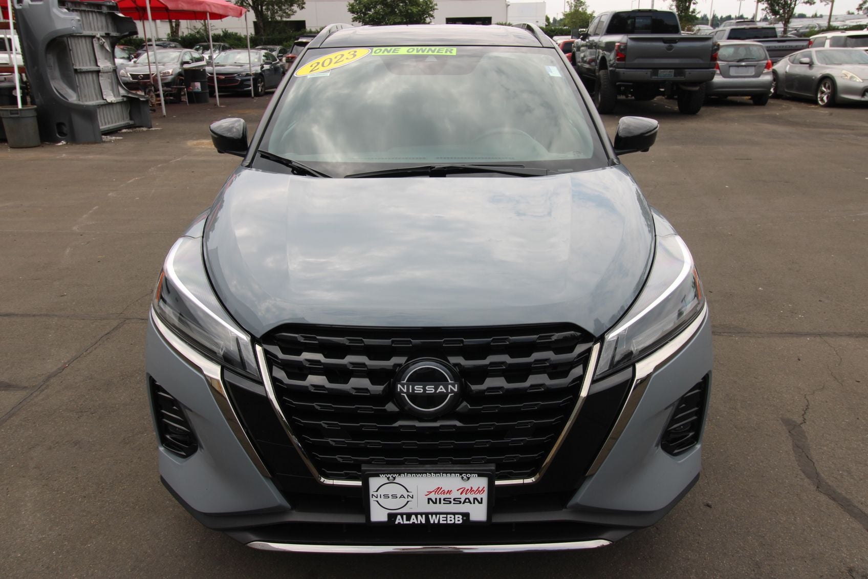 2023 Nissan Kicks SR