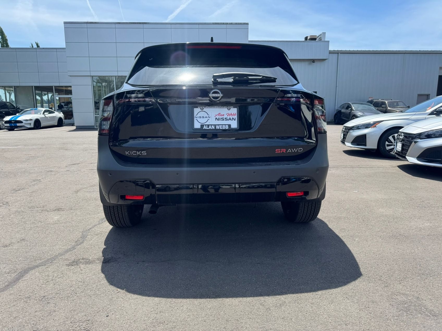 2025 Nissan Kicks SR