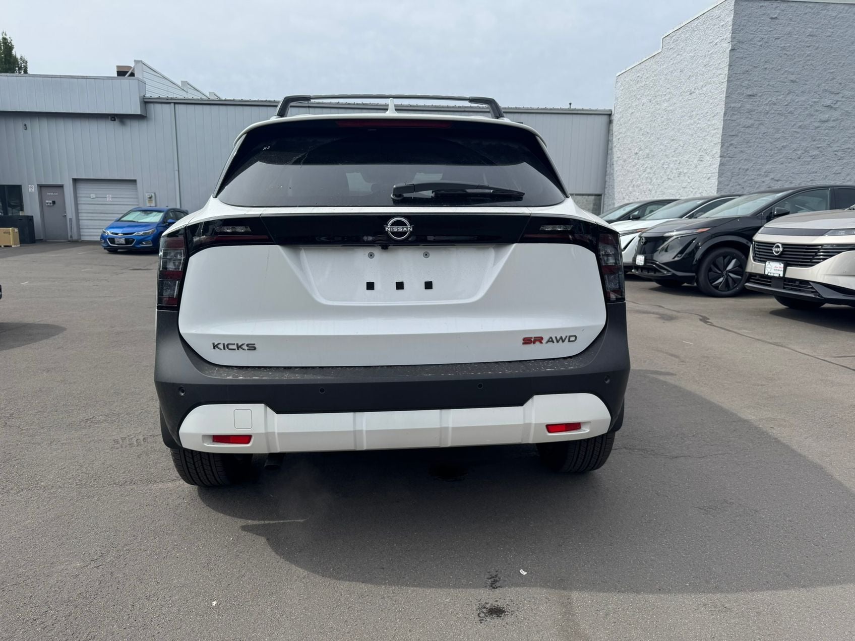 2025 Nissan Kicks SR