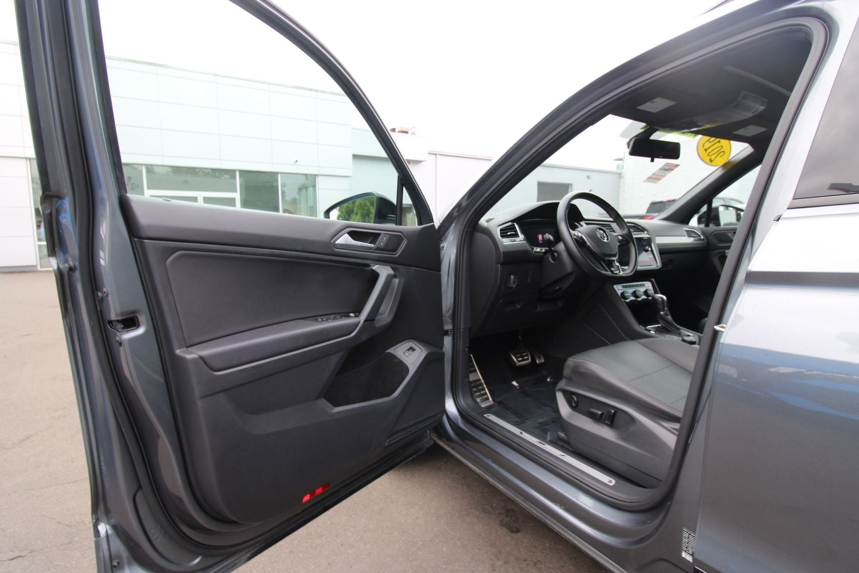 2019 Volkswagen Tiguan 2.0T SEL R-Line 4Motion