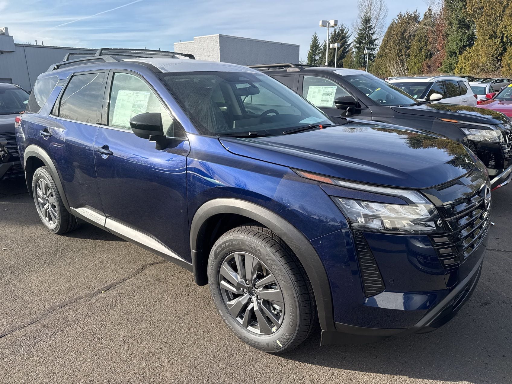 2026 Nissan Pathfinder SV