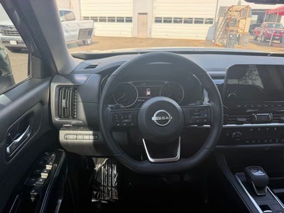 2024 Nissan Pathfinder SL
