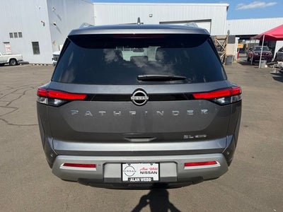 2024 Nissan Pathfinder SL