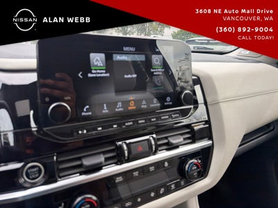 2023 Nissan Pathfinder SL