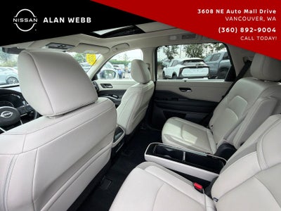 2023 Nissan Pathfinder SL