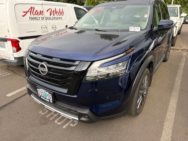 2023 Nissan Pathfinder SL