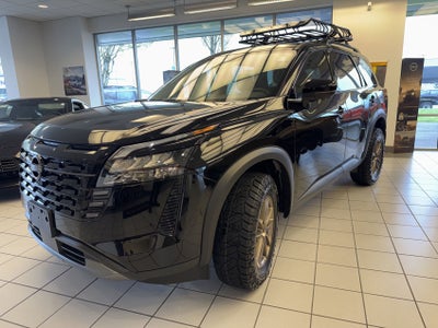 2026 Nissan Pathfinder SL "2" Lift 31" Tires 18" Wheels, Tint , Basket