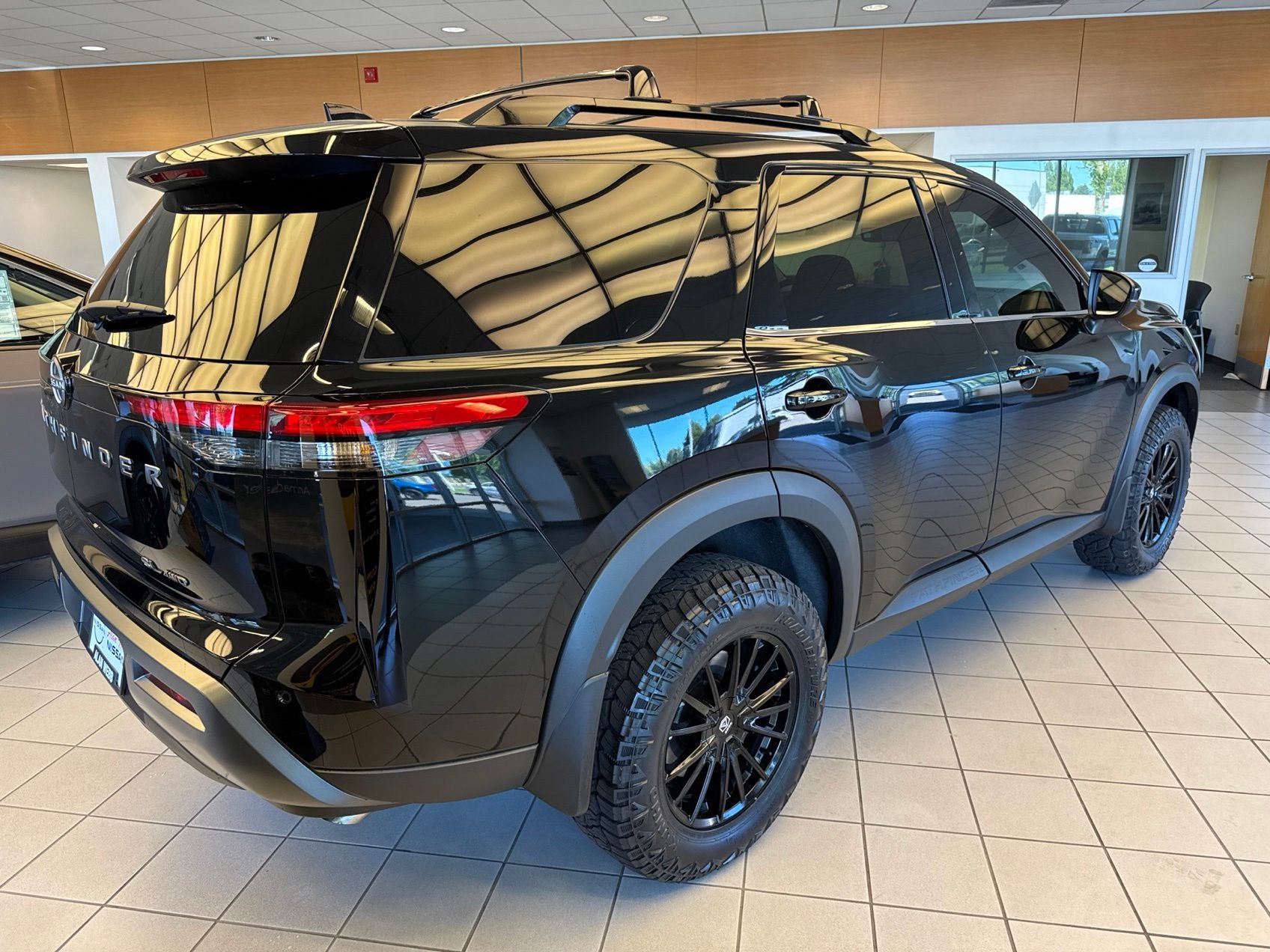 2026 Nissan Pathfinder SL 2"LIFT 18" WHEELS 31" TIRES & TINT