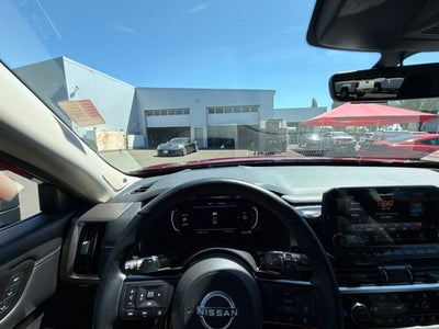 2024 Nissan Pathfinder Platinum