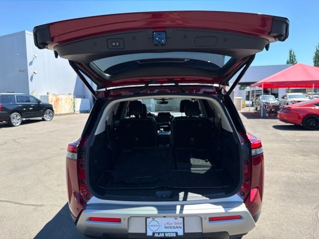 2024 Nissan Pathfinder Platinum