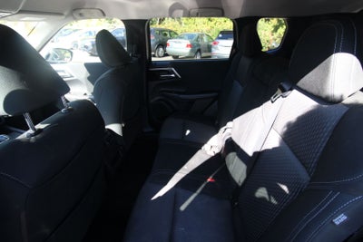 2022 Mitsubishi Outlander ES