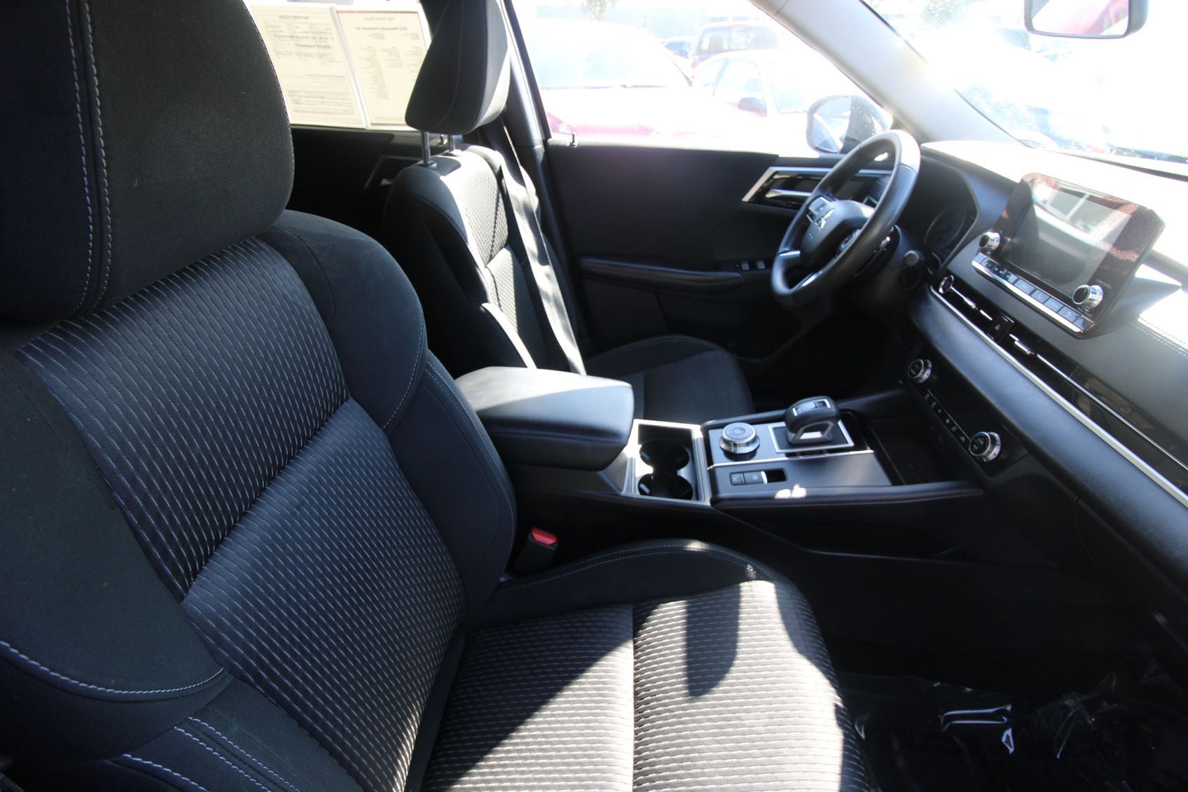 2022 Mitsubishi Outlander ES