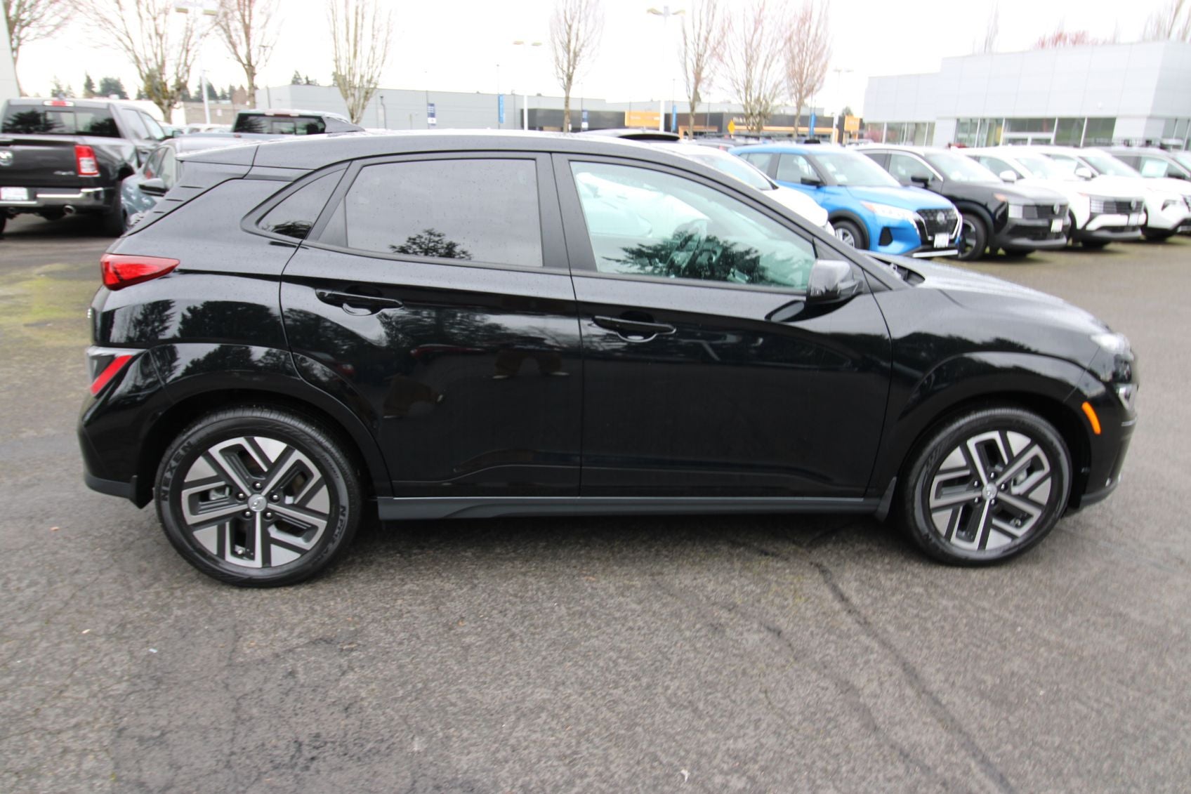 Used 2023 Hyundai Kona EV Limited with VIN KM8K53AG2PU173685 for sale in Vancouver, WA