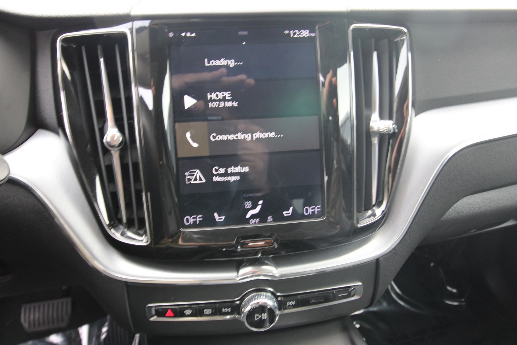 2020 Volvo XC60 T5 Momentum